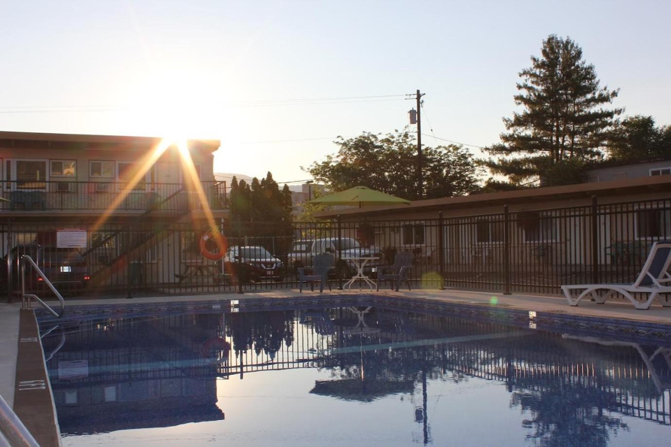 Flamingo Motel Penticton Extérieur photo