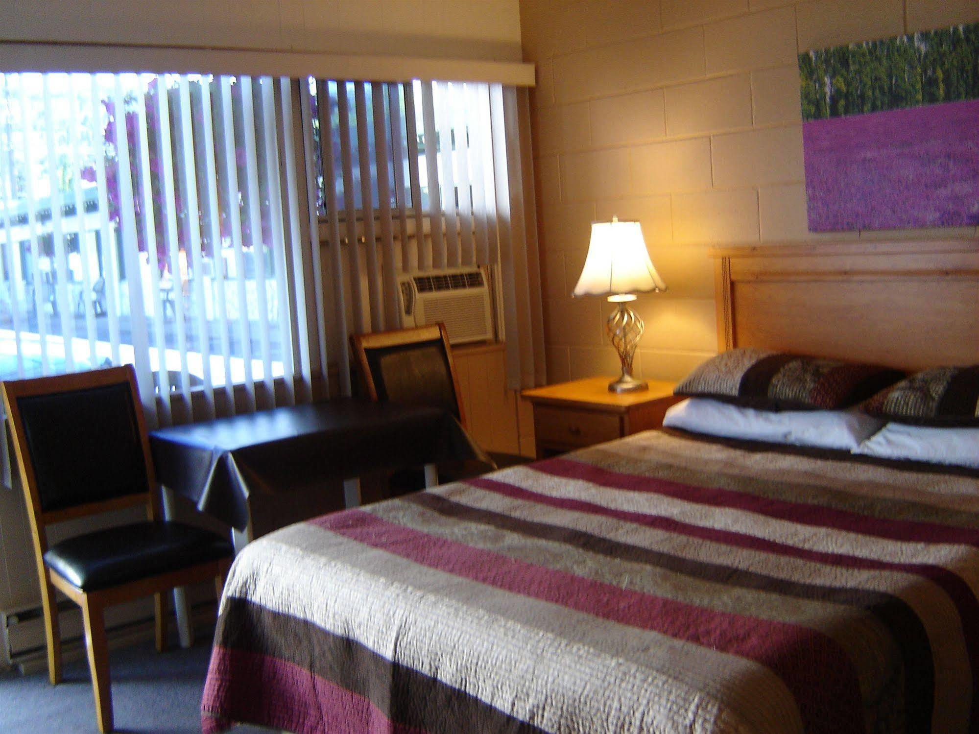 Flamingo Motel Penticton Extérieur photo