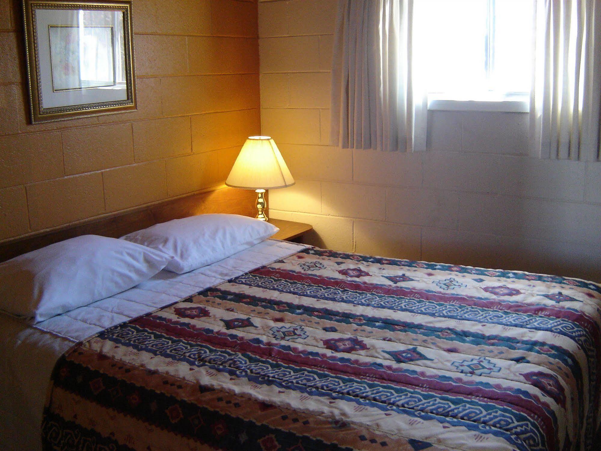 Flamingo Motel Penticton Extérieur photo